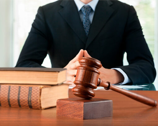 estudiar experto en derecho penal